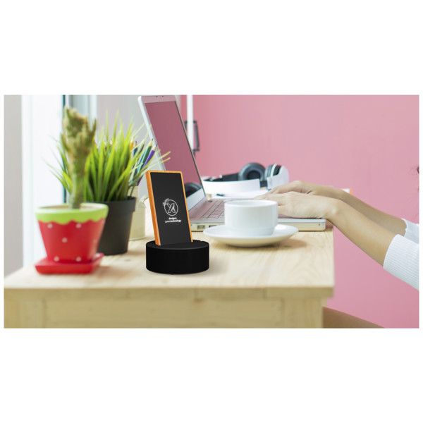 Speaker da 2x3 W e caricabatterie a induzione da 10 W SCX.design W18
