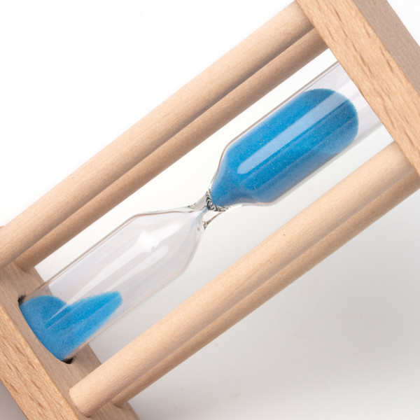 Personalised wooden 3-minute sand timer
