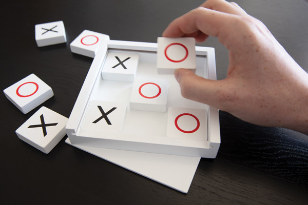 XD - Deluxe Tic Tac Toe game