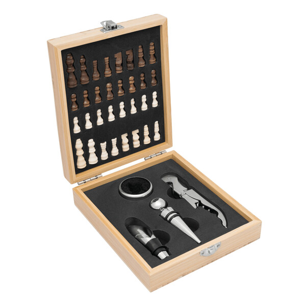 Wine set with chess game BAMBOO CHESS