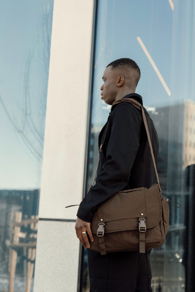 Taška přes rameno Urban KENTO z RCS - Hnědá