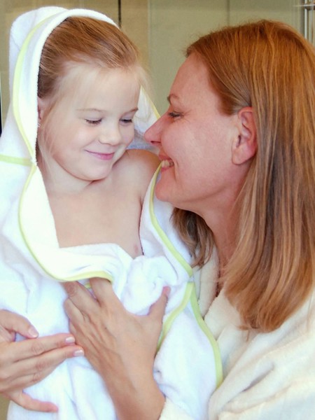 Piped Terry Kids Towel with Hood 75x75 - White / Red