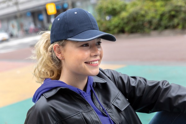 Casquette contraste 6 panneaux coton recyclé Impact AWARE™ - Bleu Marine
