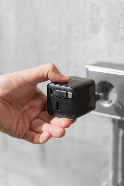 Urban Vitamin Mendocino 65W GaN charger retractable cable