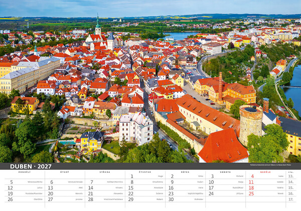 Nástěnný kalendář Česko mezi oblaky 45 × 31,5 cm