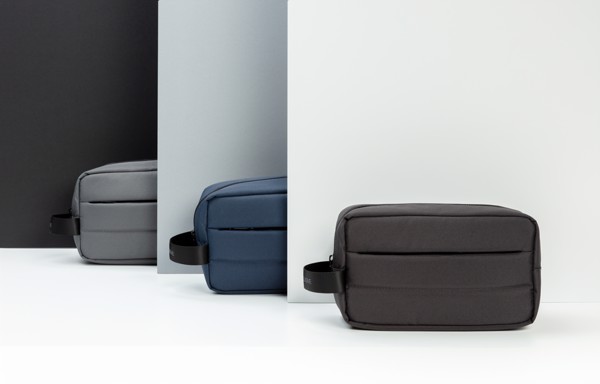 Impact AWARE™ RPET toiletry bag - Navy