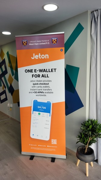 Rollup Banner - Size: 80 x 200cm
