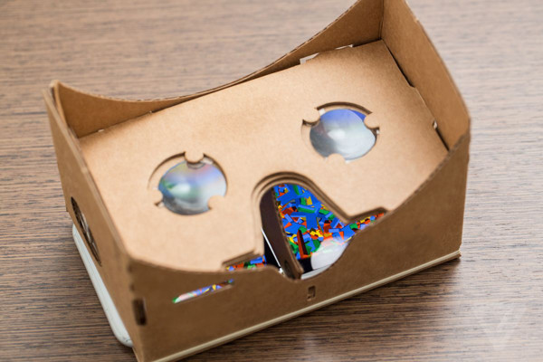 VR cardboard goggles
