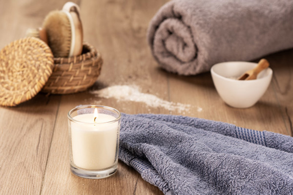 Soybean wax candle 170g - Lemongrass & Ginger - VERA YOUNG