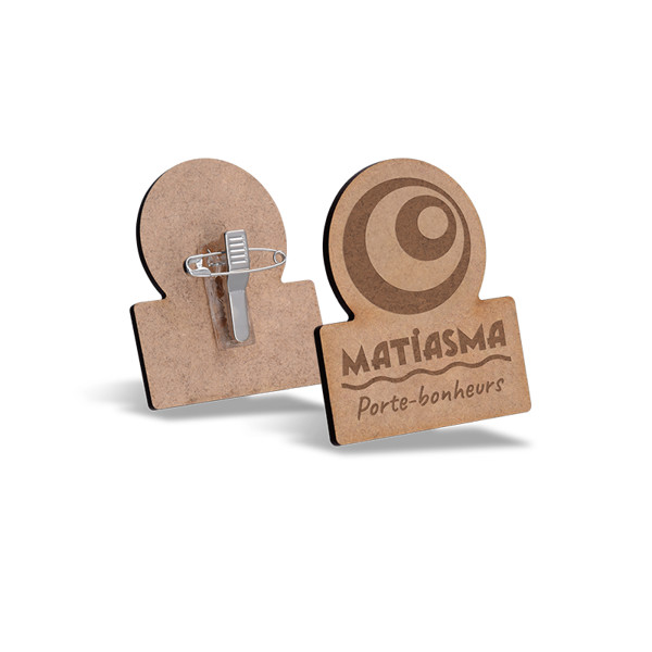 BADGE SUR-MESUREMDF EP 3mm AVEC PINCE-EPINGLE ENTRE 20 cm2 ET 40 cm2