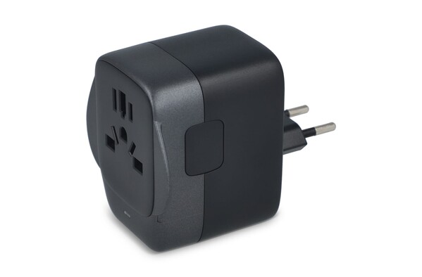 4030 | Adaptateur de voyage PowerPro en plastique recyclé