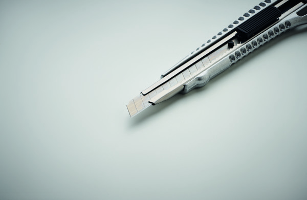 Aluminium retractable knife