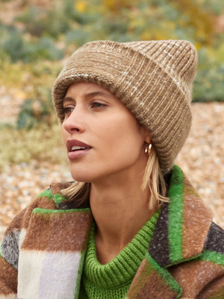 Chunky Knitted Patch Beanie - Espresso Haze