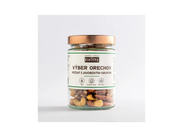 Orechy pečené v peci  Výber orechov pečený s javorovým sirupom