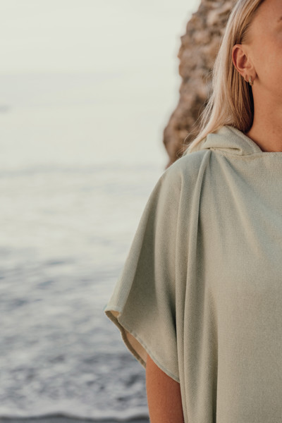 Pončo za na plažo Vinga Tolo 100x95 cm, bombaž 360 g/m² - Zelena / Izrazito bela