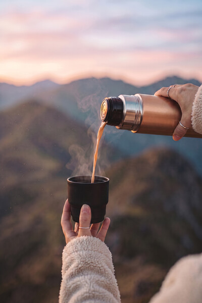 Thermocup RCS recykl. termoska s vakuovou izolací a šálkem - Bronz