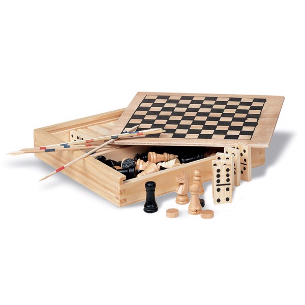 4 games in wooden box Trikes