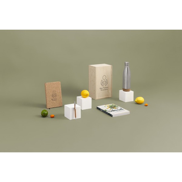 KIT CORK. Kit cork é um conjunto de produtos que valoriza a simplicidade de um material natural como a cortiça