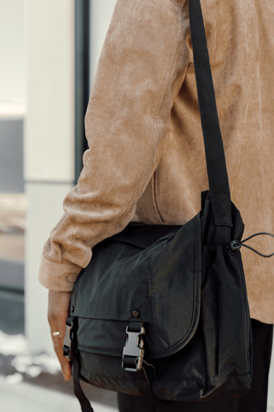 KENTO URBAN RCS recycled nylon 15.6 inch Messenger - Black