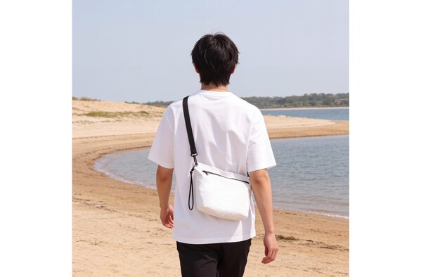 Water-Resistant Ripstop Shoulder Bag 33 x 23 x 13 cm - White