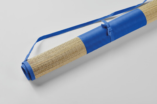 Natte plage paille naturelle Rafia - Bleu Royal