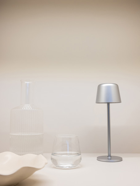 USB dobíjitelná stolní lampa Zenic z RCS recykl. plastu - Stříbrná