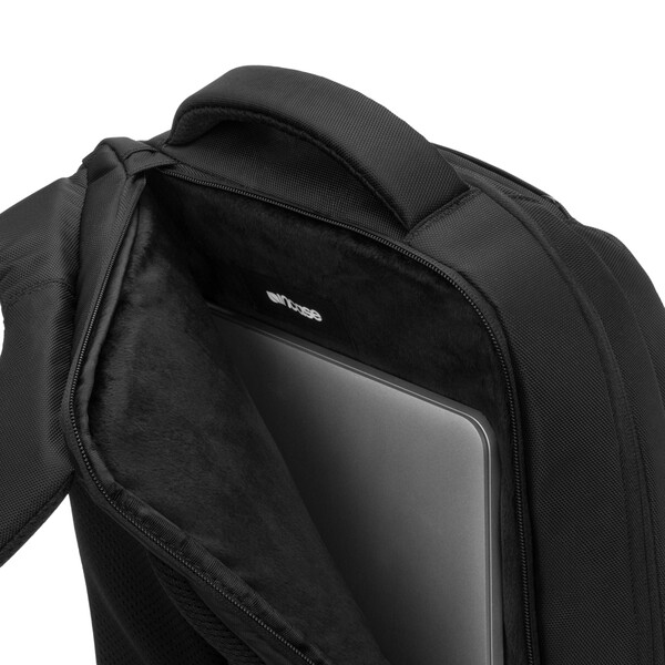 Incase ICON Slim Pack